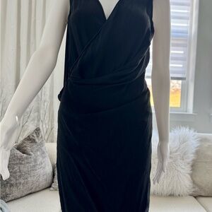 95% Silk Black Sleeveless Ruched Sheath Dress by Leon Max